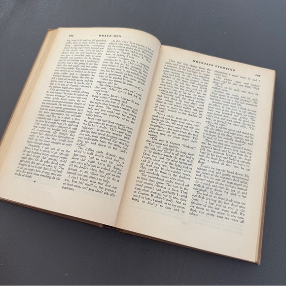 Brave Men Ernie Pyle Vintage Brown Hardcover Book 1944 Rationed Paper - Picture 8 of 11